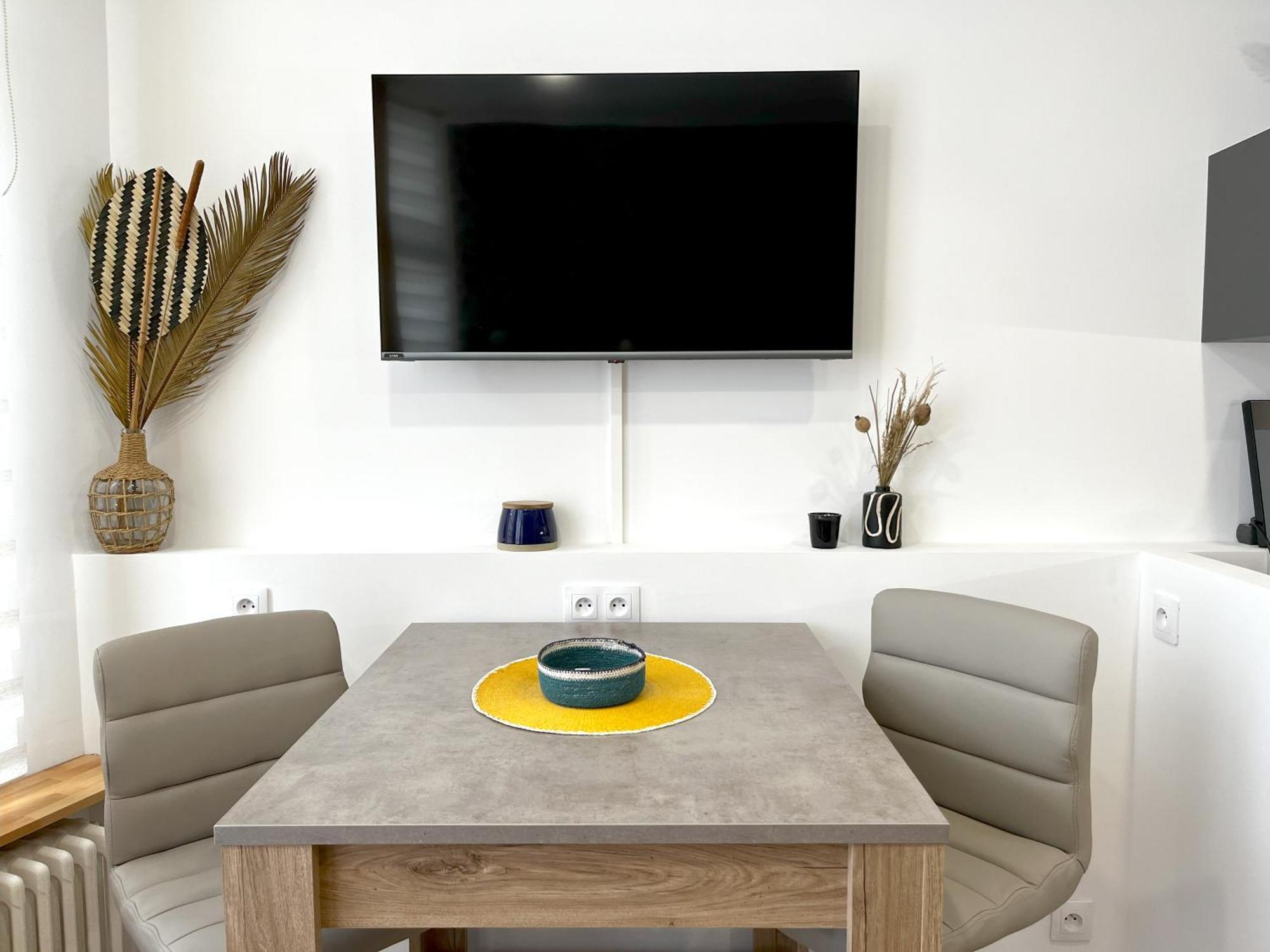 Apartament Le Cosmopolite • Hyper Centre • Calme • Proche Gare Châteauroux Zewnętrze zdjęcie
